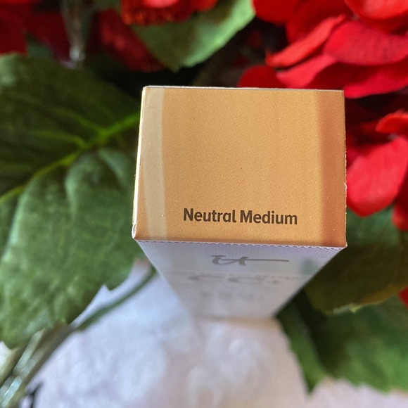 Last One! It Cosmetics CC+ Cream Neutral Medium - Picture 4 of 6